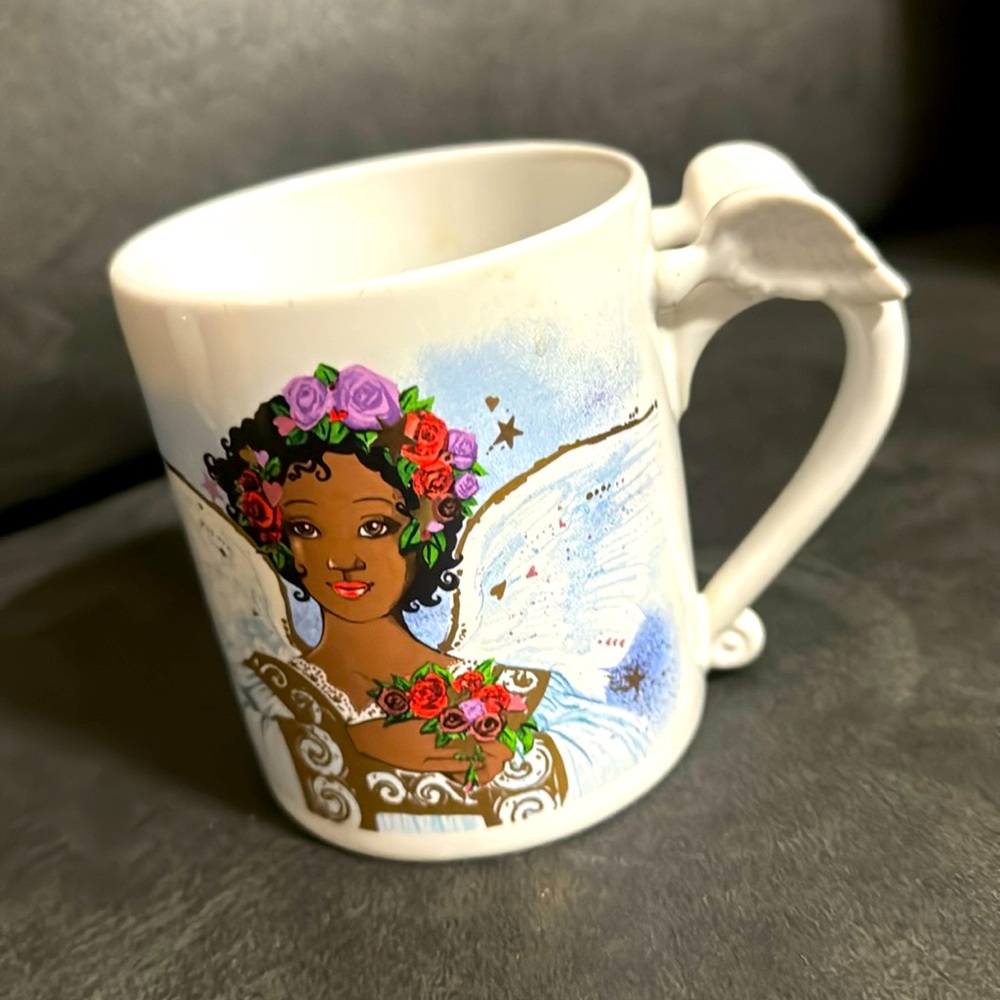 Avon -Lovely Angel Mug -True Friendship -Angel Wings Handle- Gold Accent